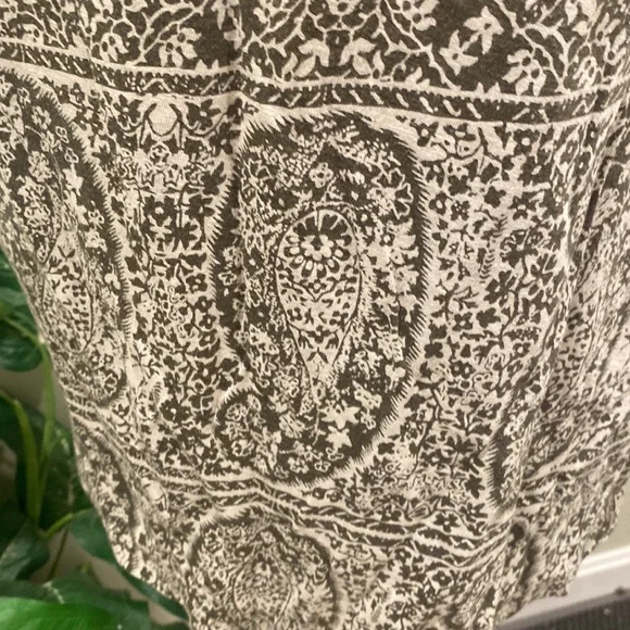 Lucky Brand Army Green and Ivory Boho Paisley Print Tunic with 3/4 Sleeves - Picture 4 of 7